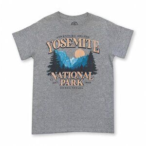 DOM Adventure Awaits Yosemite National Park Graphic Tee – Heather Grey